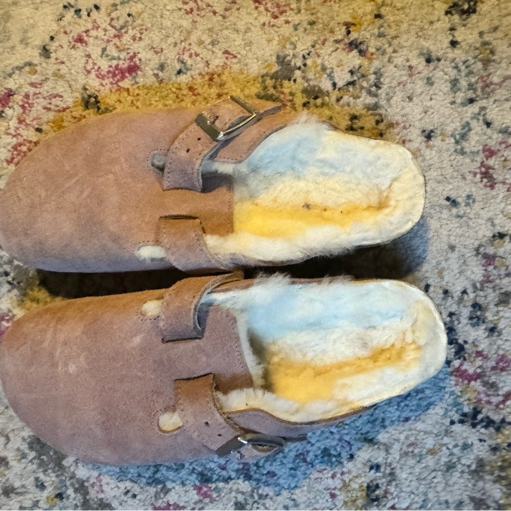 Birkenstock boston shearling slip-ons. Barely worn. Size 38 Narrow.